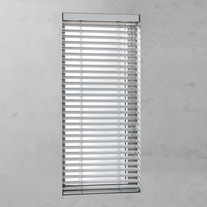 Jaloezie Aluminium Op Maat 50mm zijdegrijs open